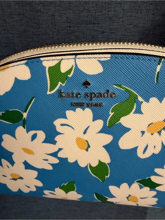 kate spade Handbags - NWT Kate Spade Charming  Daisy Purse